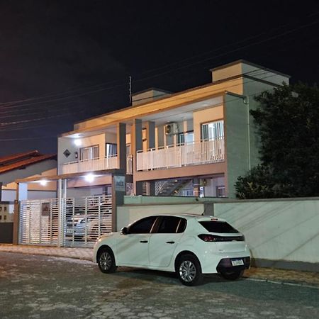 Apart Zss Penha  Luaran gambar