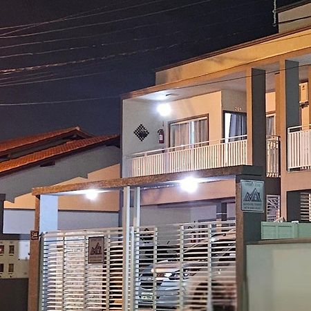 Apart Zss Penha  Luaran gambar